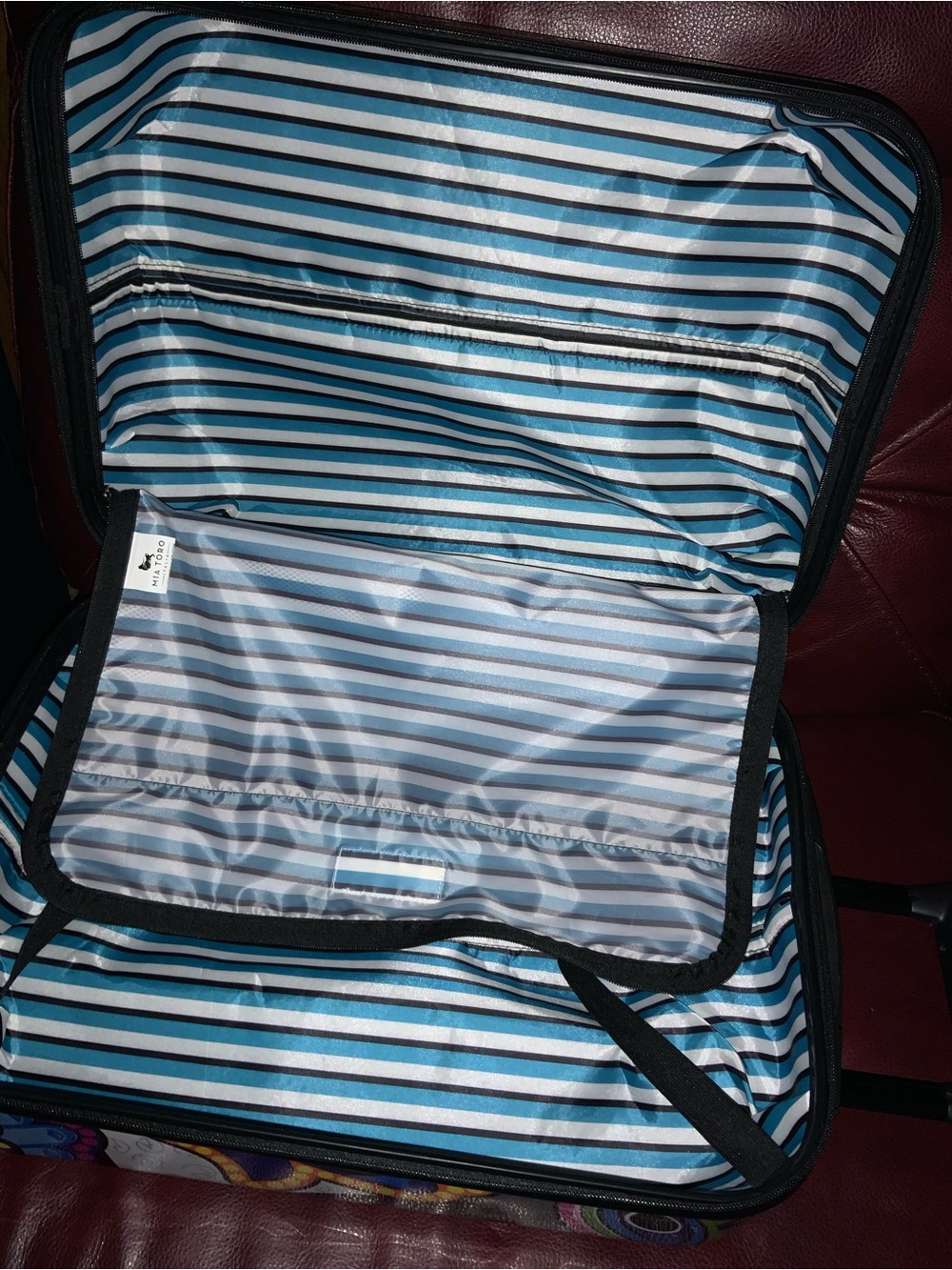 Mia Toro Peace And Love Hardside 24 Inch Luggage Made In Italy - Picture 6 of 6